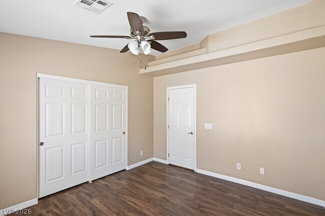 Building Photo - 527 Newberry Springs Dr