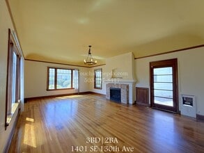 Building Photo - 1401 SE 130th Ave