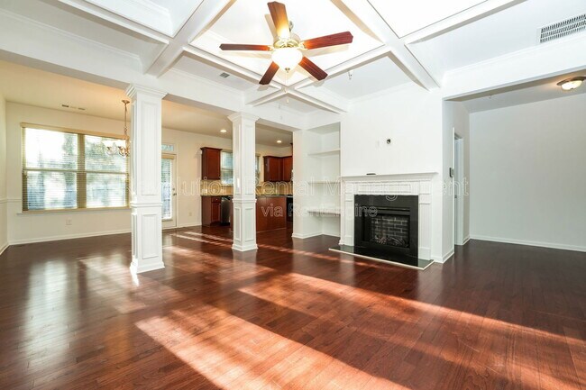 Building Photo - 3447 Desoto Rd