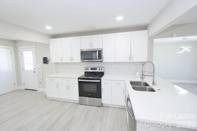 Building Photo - 3825 Westway Dr