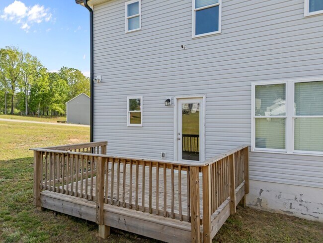 Building Photo - 220 Brisbane Dr