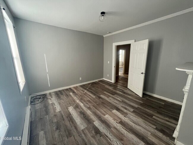 Building Photo - 508 2nd St