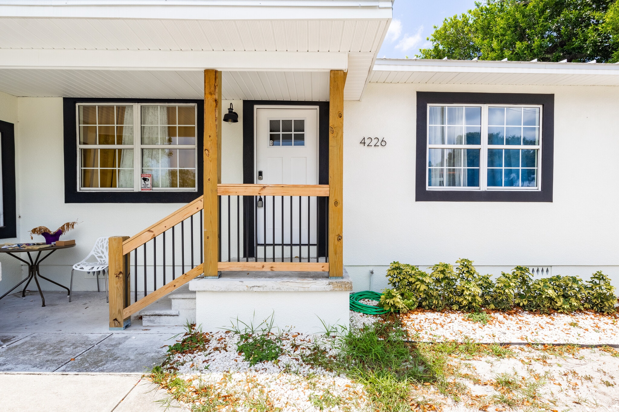 Unit B - Sunny Studio - 4226 5th Ave N