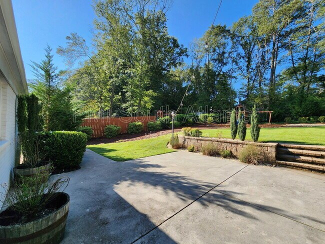 Building Photo - 40 Pheasant Dr SE