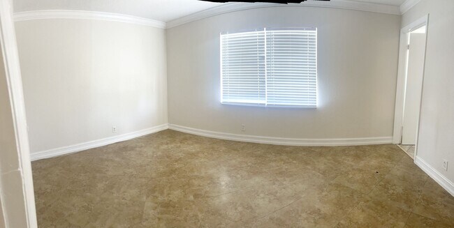 Building Photo - NEWLY RENOVATED UNITS WITH NEW APPLIANCE
