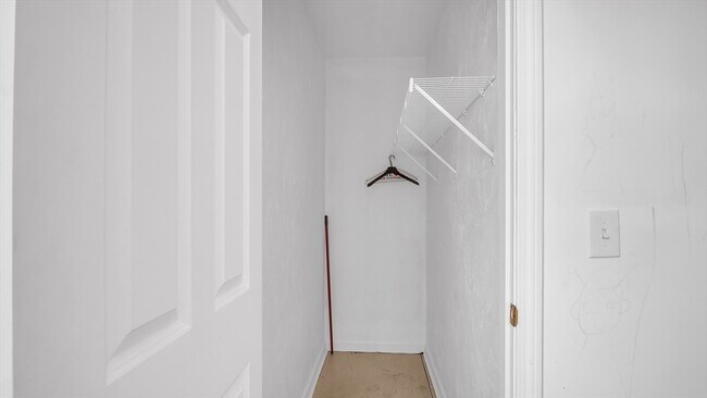 Building Photo - 1442 Main St