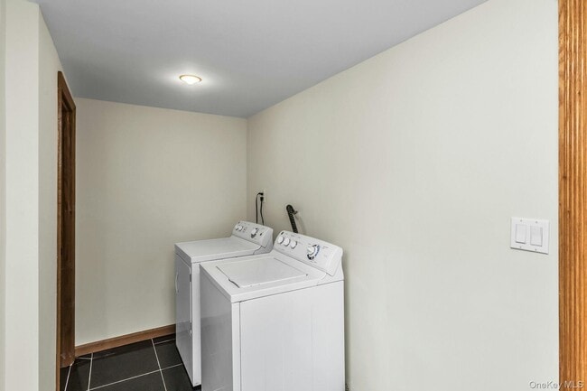 Building Photo - 717 3rd Ave