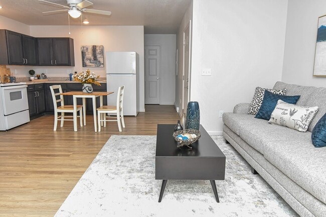 Building Photo - 3 Bedroom, Single-story Townhomes for rent...