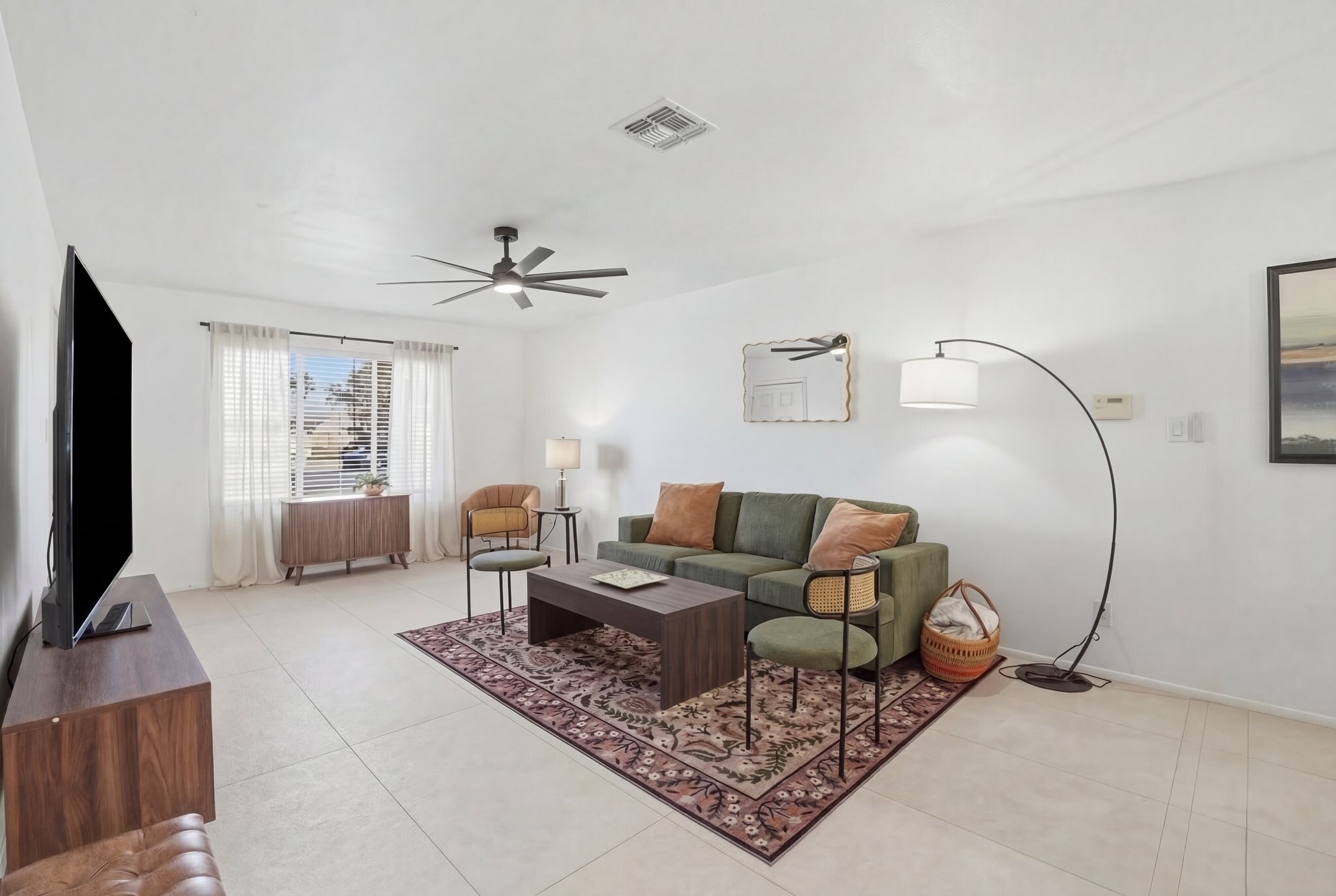 Building Photo - 313 E Riviera Dr