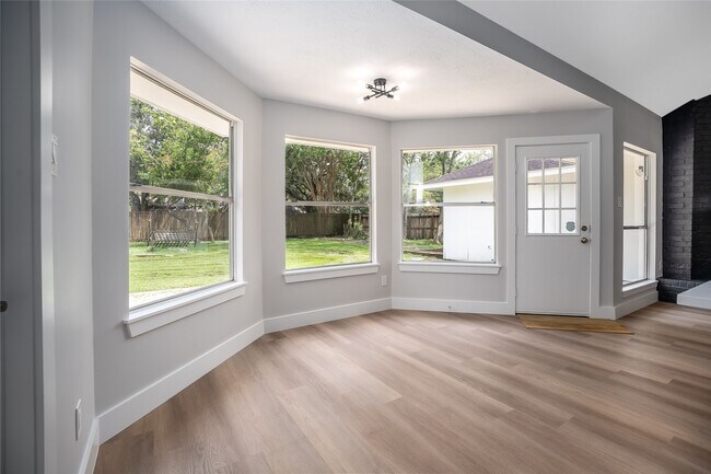 Building Photo - 1406 Kent Way