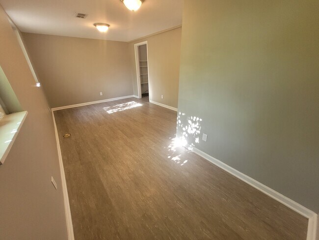 Building Photo - 518 Bergen Ave