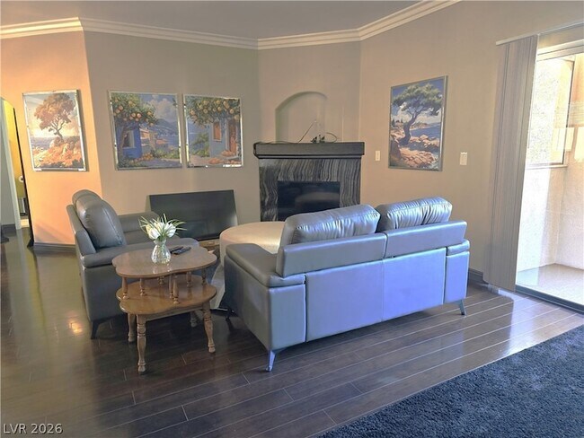 Building Photo - 2050 W Warm Springs Rd