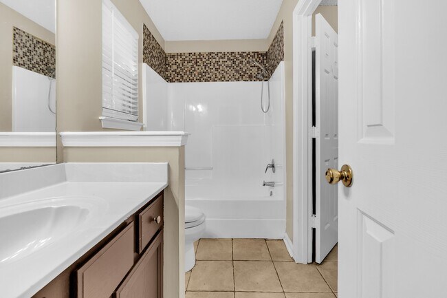 Building Photo - 5383 Twin Valley Ln