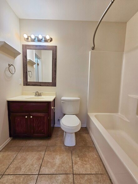 Building Photo - 813 W Arroyo Park Ln