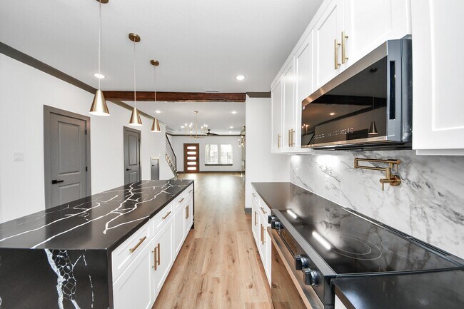 Building Photo - 7925 Ritz St