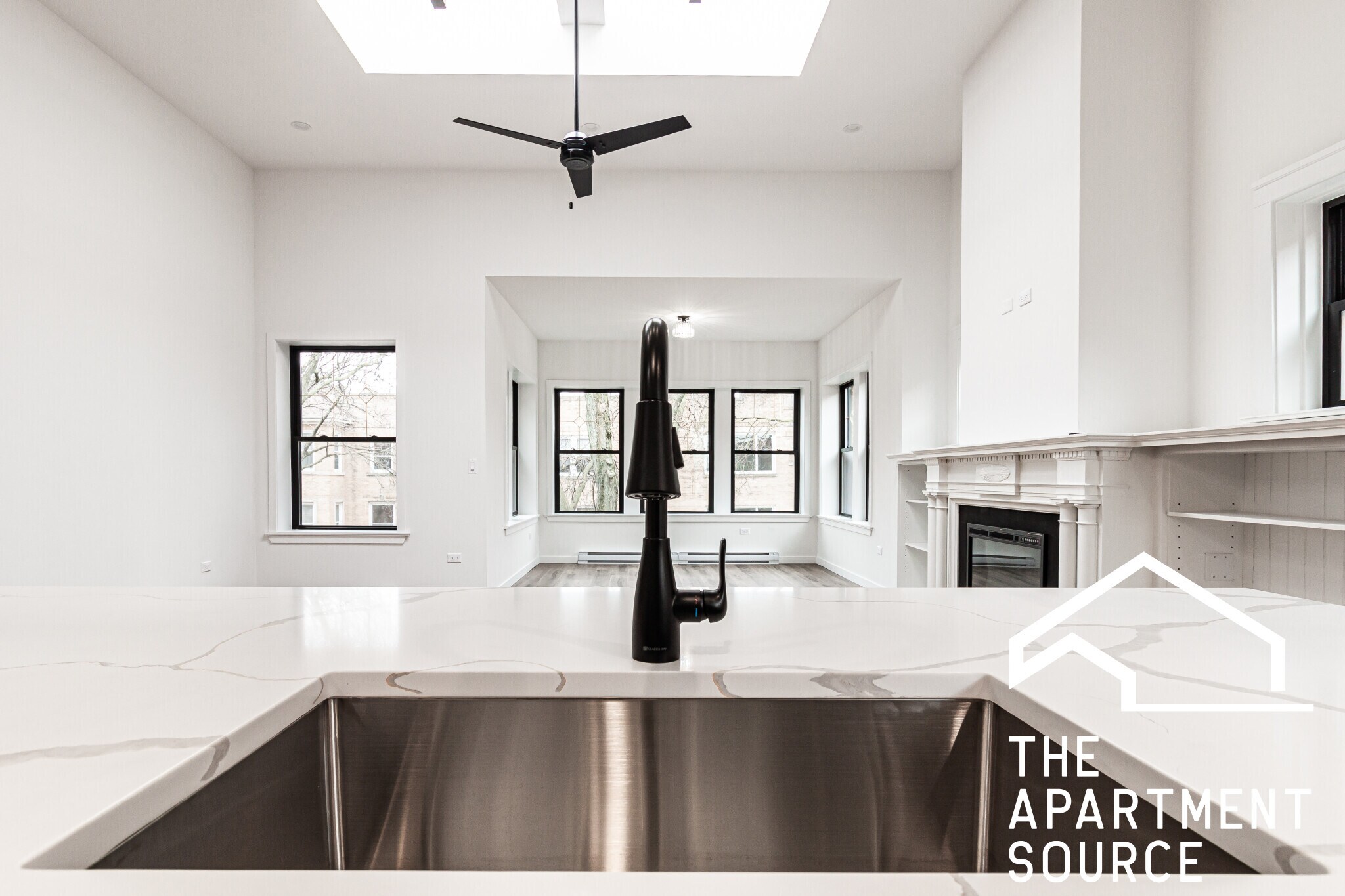 Building Photo - 1428 W Jonquil Ter