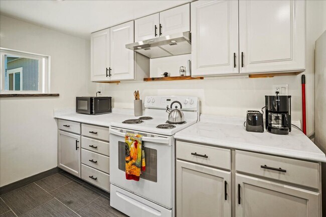 Building Photo - 273 W Carmel Valley Rd