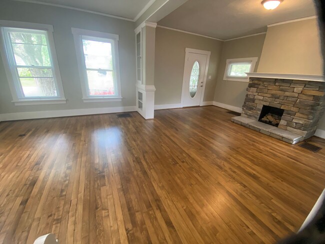 Building Photo - 2 Bedroom 1 Bath home