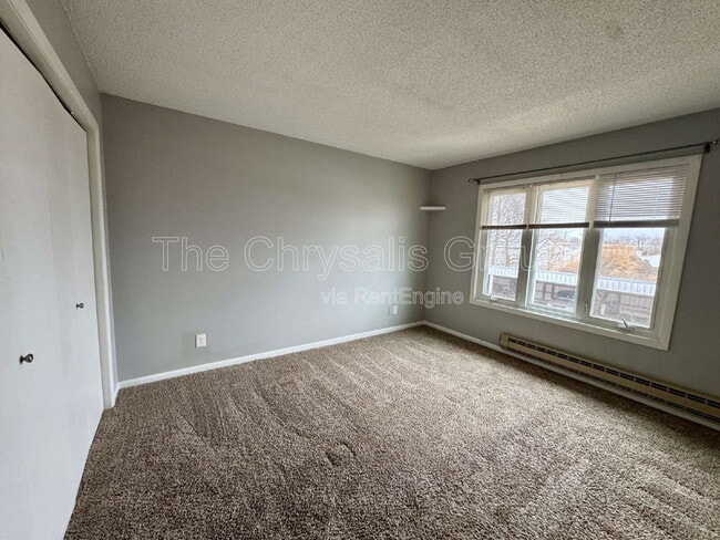 Building Photo - 445 Elm Pl