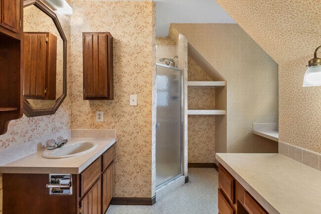 Building Photo - Beautiful 5-Bedroom + Office, 4-Bath Home in Northwest Fort Collins!