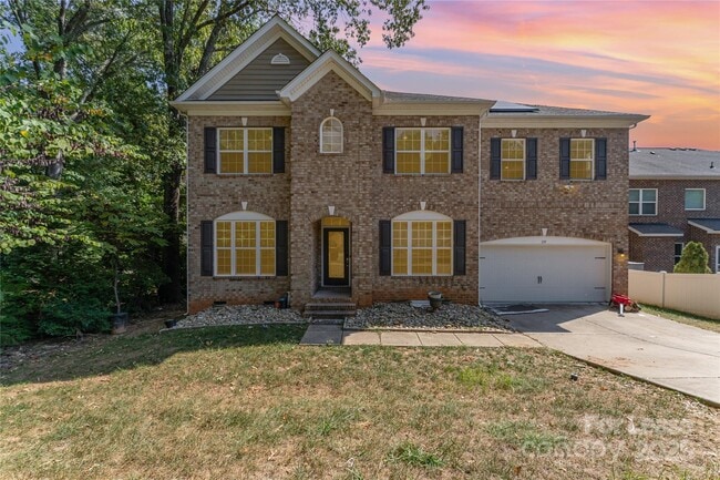 Primary Photo - 139 Brackenbury Ln