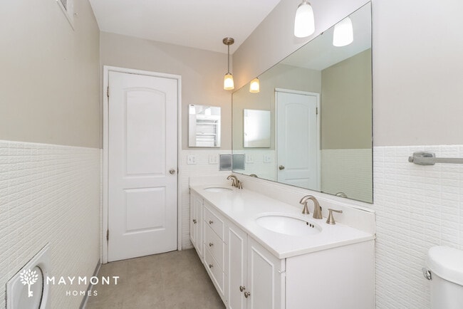 Building Photo - Comfortable Living in Florissant