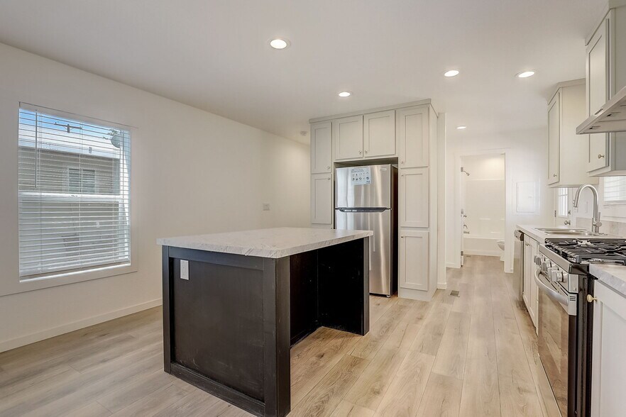 Building Photo - 2627 S Lamb Blvd
