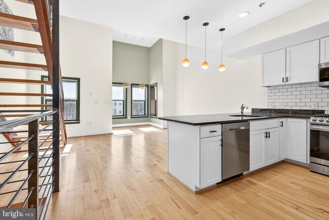 Building Photo - 1328 Maryland Ave NE