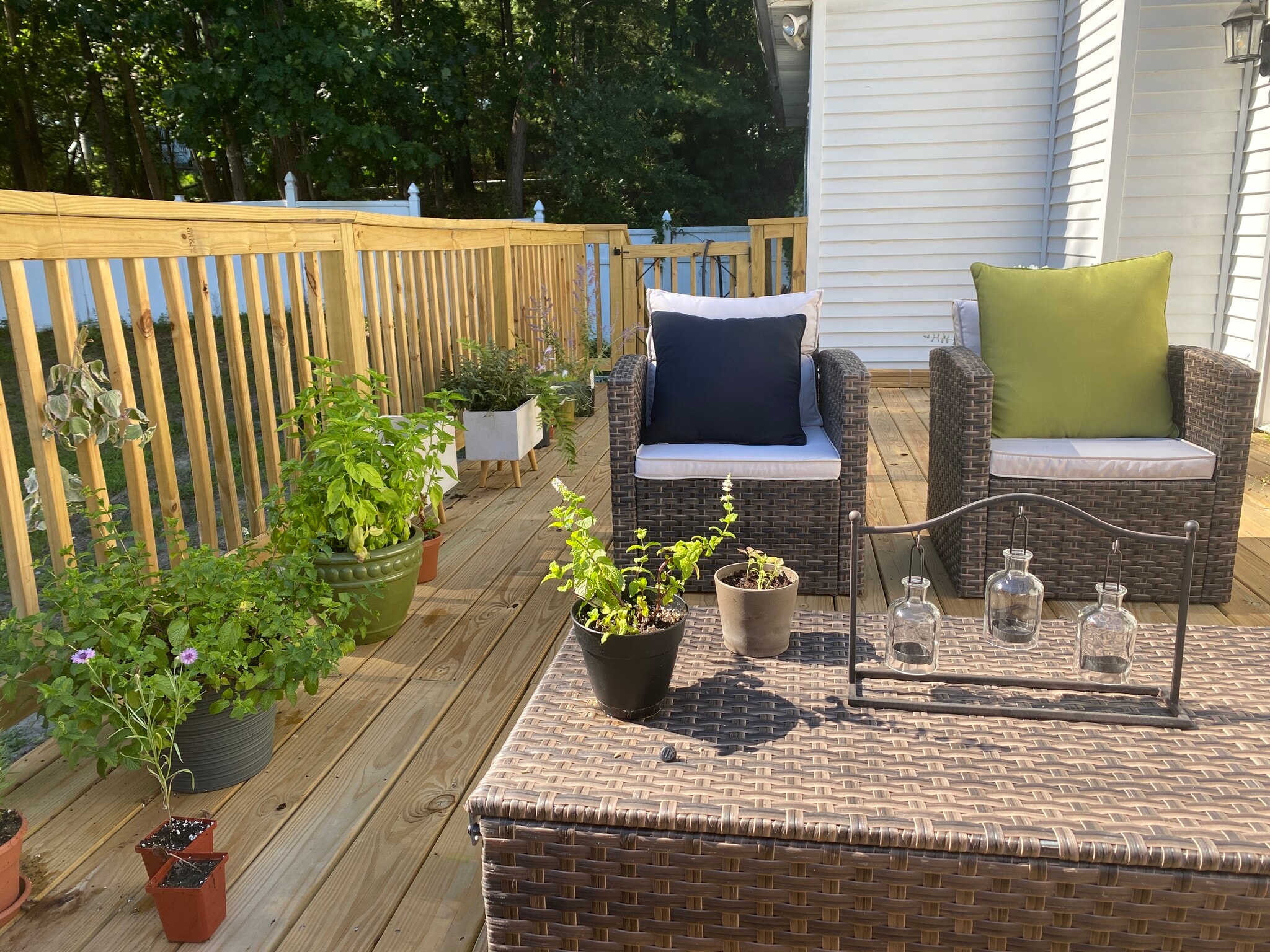 back yard deck - 104 Aspen Cir