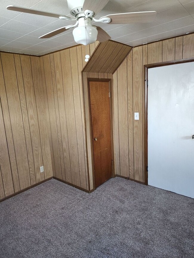 Building Photo - Great 2-bedroom home close to downtown