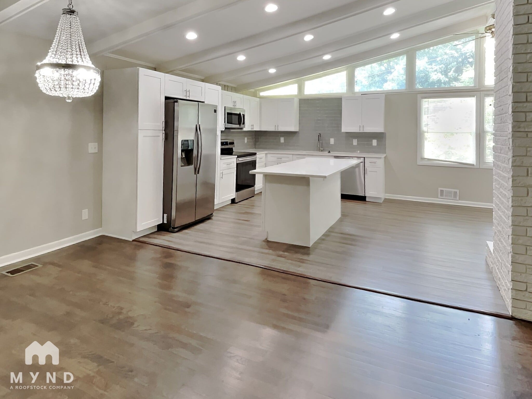 Building Photo - 1322 N Cliff Valley Way NE