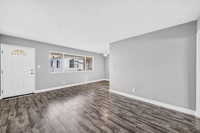 Interior Photo - 1106 Pacific Ave