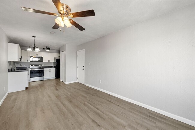 Building Photo - 22 Irving St