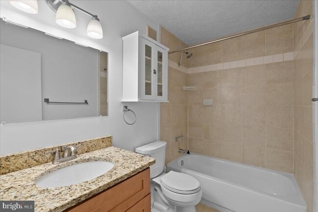 Building Photo - 2228 Hunters Run Dr