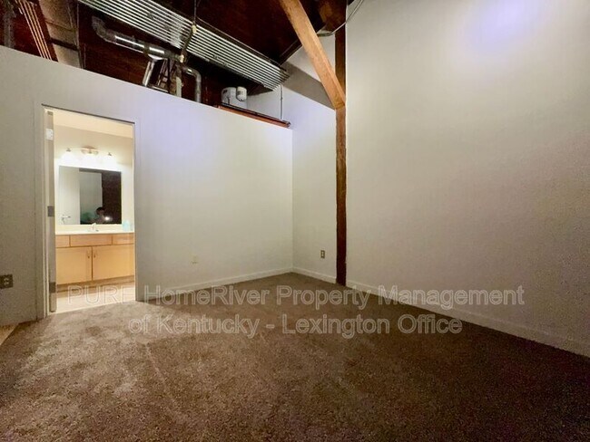 Building Photo - 222 Bolivar St