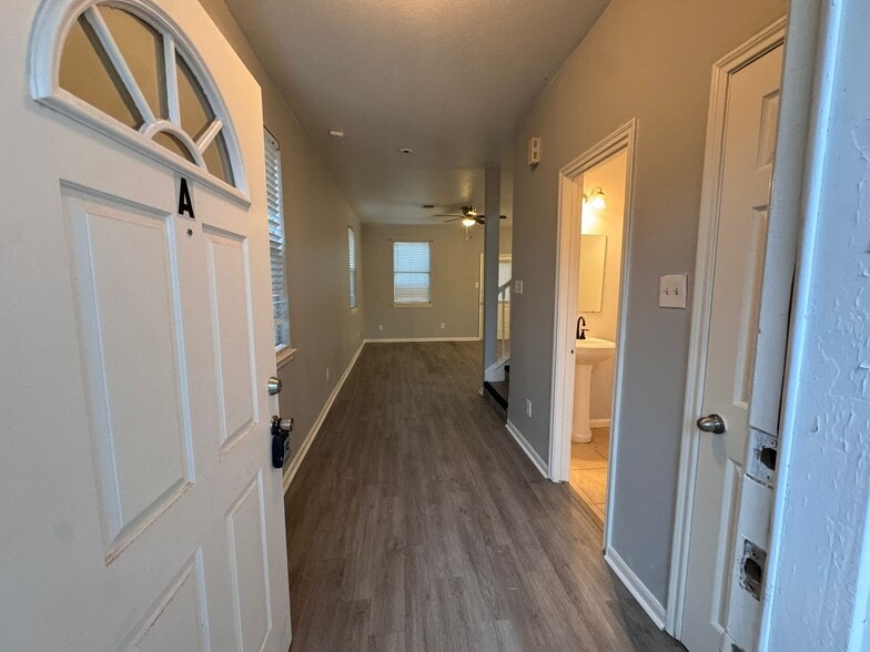 Building Photo - 6427 Waldron Dr