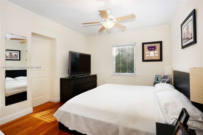 Building Photo - 537 Zamora Ave