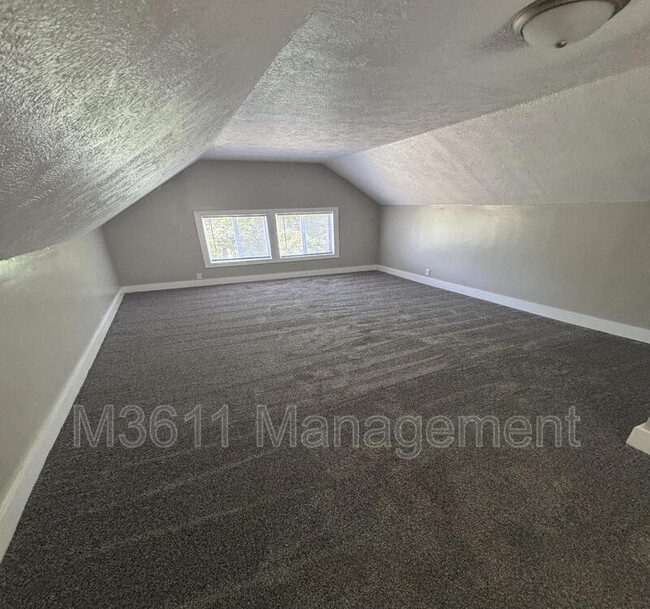 Building Photo - 612 N 26th St