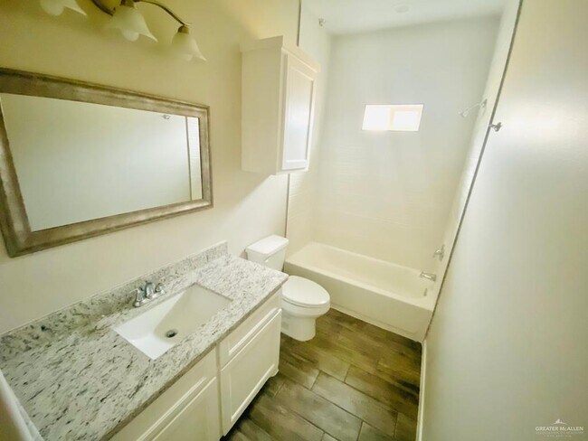 Building Photo - 12 Kentucky St