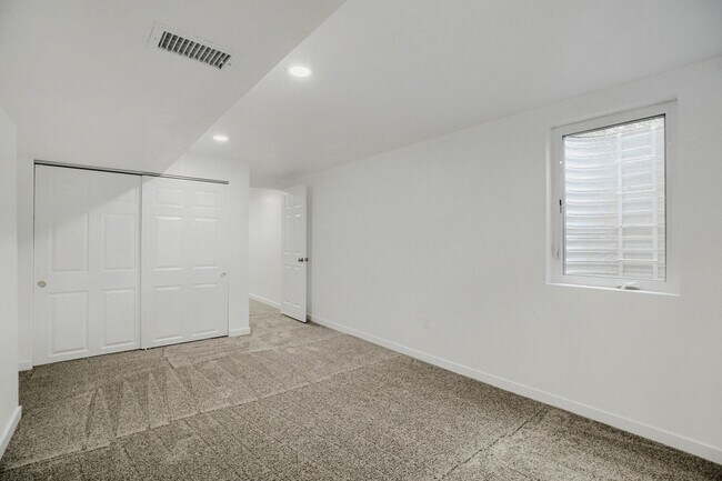 Building Photo - 375 Depew St