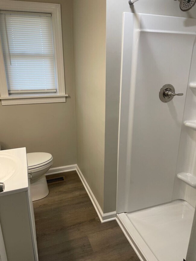 Building Photo - 203 Beechwood Cir