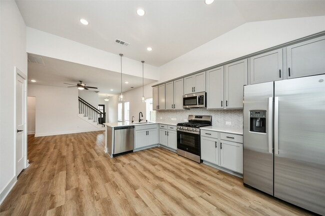 Building Photo - 8046 Kay Hbr Dr