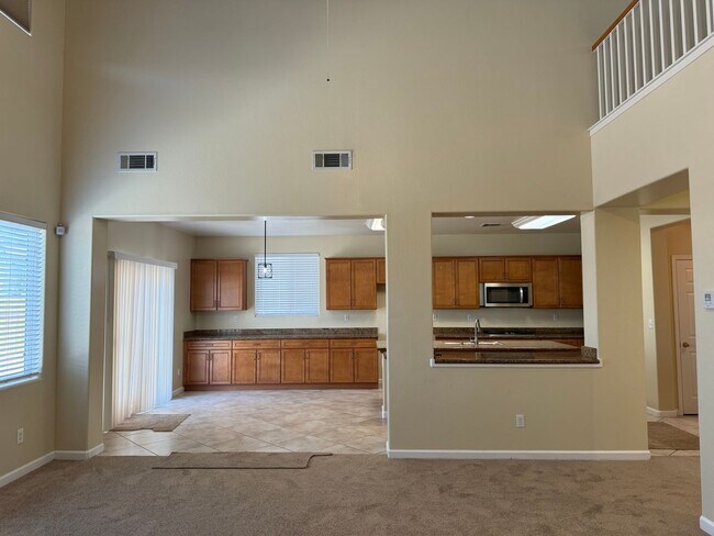 Building Photo - Four bedroom home in the Southwest!