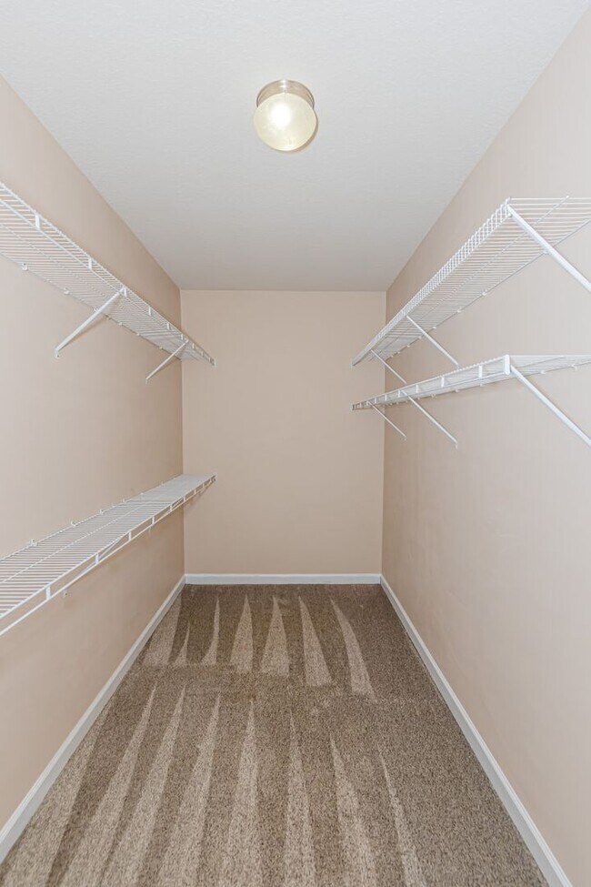 Building Photo - Townhome For Rent!
