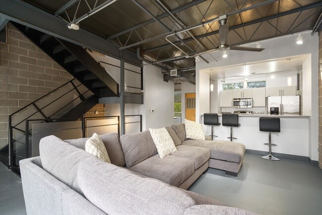 Building Photo - 4801 S Congress Ave