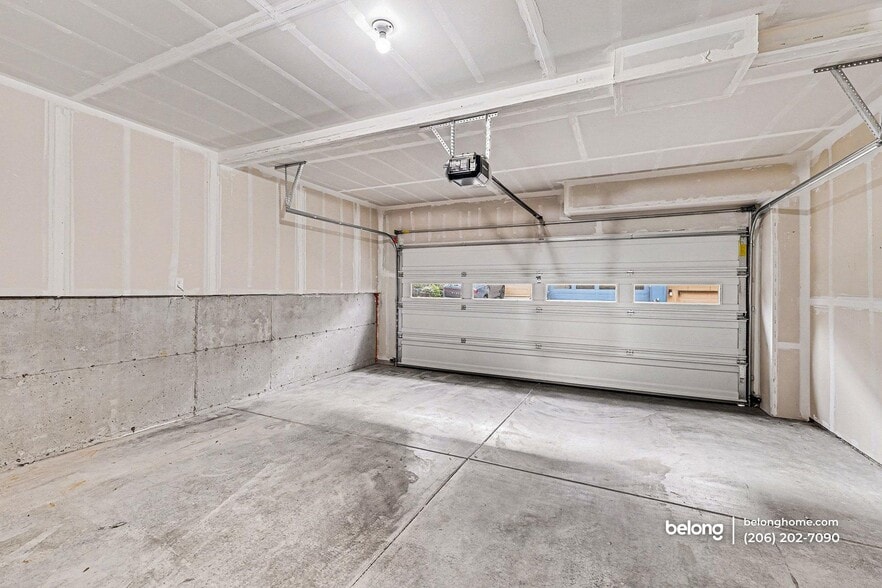 Building Photo - 1049 SW 99th Pl