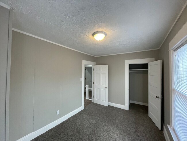 Building Photo - Renovated 3-Bedroom 1-Bathroom Home