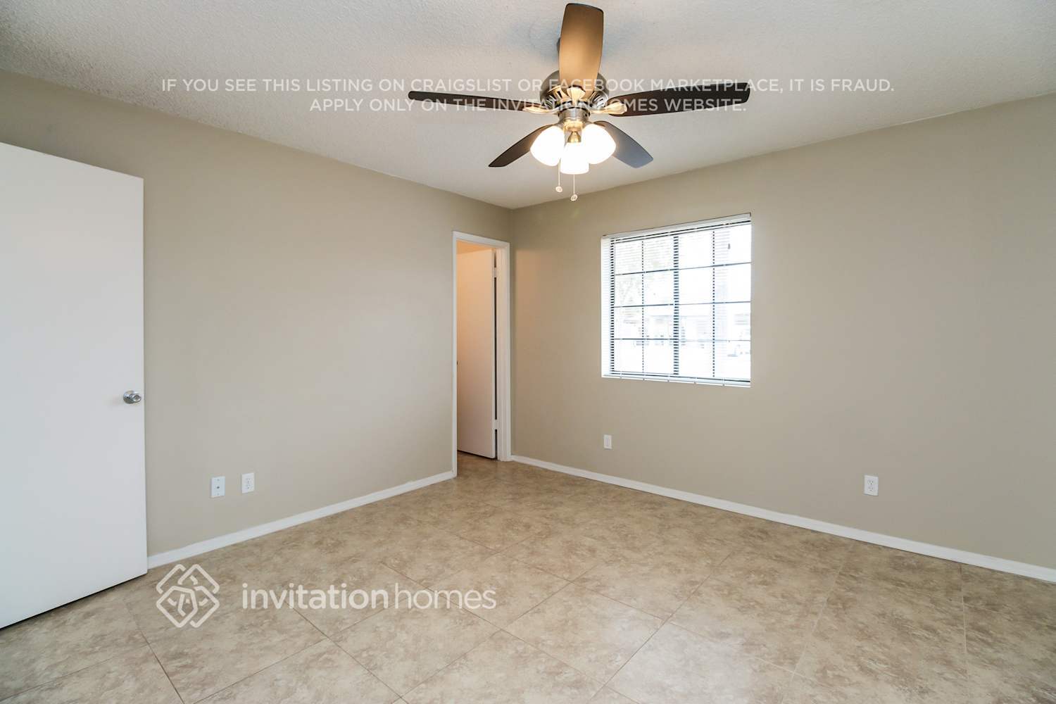 Building Photo - 687 E Del Rio St