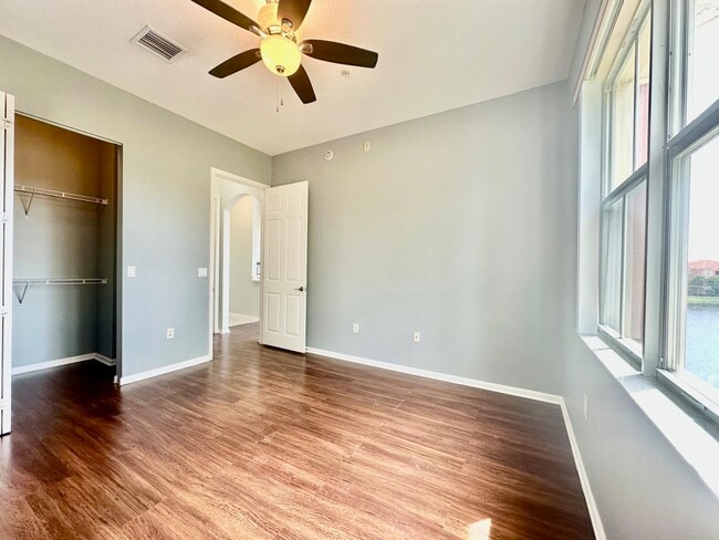Building Photo - 4600 SW 160th Ave
