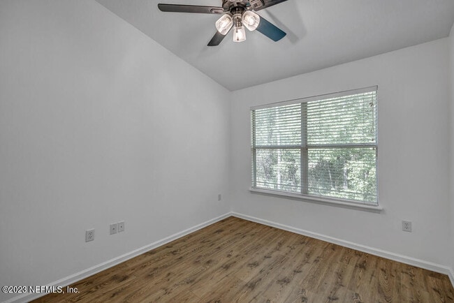 Building Photo - 5915 Pavilion Dr